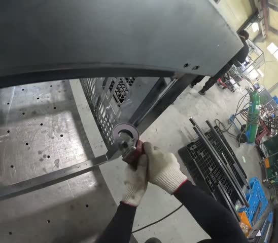 Frame edge grinding, recorded from the worker’s point of view.