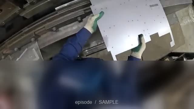 Machine panel handling, recorded from the worker’s point of view.